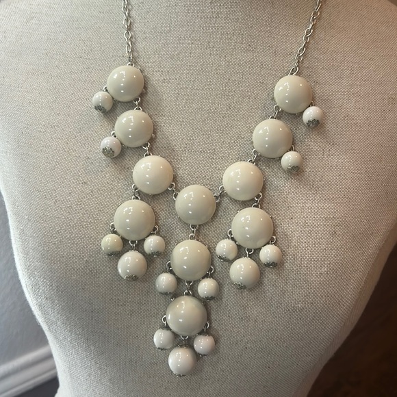 Charming Charlie’s White Bubble Bib Necklace - Picture 1 of 6